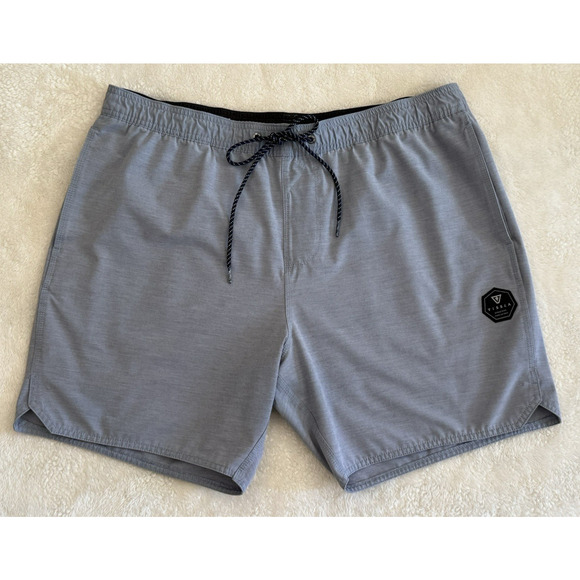 VISSLA Men’s XXL Breakers 16.5" Ecolastic Boardshort Light Gray - EUC - Picture 1 of 13